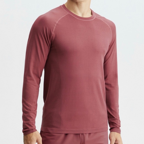 Weekend sale 4 Men’s Fabletics shirts. NWT.  $60.00 for bundle - Picture 3 of 8